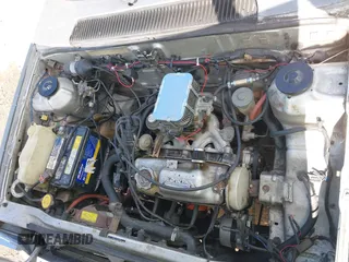 1983 Honda Civic z VIN JHMST3433DS003988, wystawiony jako IAAI lot #42069678 z przebiegiem 155 104 mil mil oraz . Historia ofert i sprzedaży dostępna na DreamBid. Obrazek 10.