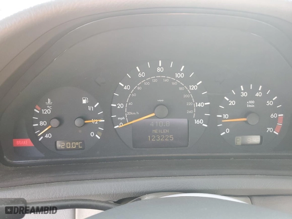 2001 Mercedes-Benz CLK-Class 3.2L with VIN WDBLK65G71T054926, listed as a Copart auction lot 75653134 with 123,225 mi miles and Clean Title. Bid and sale history available at carsss.com. Image 9.