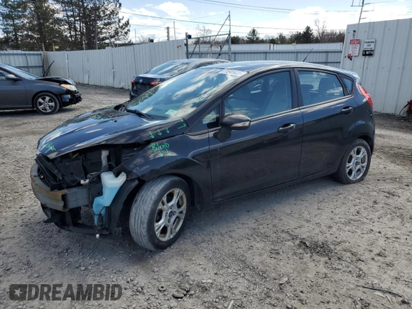 2014 Ford Fiesta SE z VIN 3FADP4EJ5EM182407, wystawiony jako Copart lot #51848425 z przebiegiem 134 347 mil mil oraz Szkoda całkowita • Salvage title. Historia ofert i sprzedaży dostępna na DreamBid. Obrazek 1.