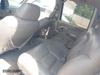 1996 Chevrolet Tahoe with VIN 1GNEK13R4TJ340094, listed as a IAAI auction lot 42044326 with 178,418 mi miles. Bid and sale history available at carsss.com. Image 8.