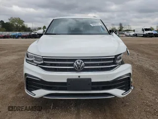 2024 Volkswagen Tiguan SEL R-Line z VIN 3VV4B7AX3RM141320, wystawiony jako Copart lot #55606335 z przebiegiem 9 347 mil mil oraz Szkoda całkowita • Salvage title. Historia ofert i sprzedaży dostępna na DreamBid. Obrazek 5.