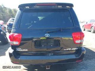 2006 Toyota Sequoia Limited with VIN 5TDBT48AX6S268046, listed as a IAAI auction lot 41880111 with 312,707 mi miles. Bid and sale history available at carsss.com. Image 16.