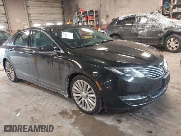 2013 Lincoln MKZ with VIN 3LN6L2J98DR803778, listed as a IAAI auction lot 41651370 with 190,840 mi miles. Bid and sale history available at carsss.com. Image 1.