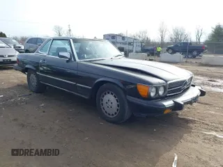 1988 Mercedes-Benz 560 Series 560SL with VIN WDBBA48D9JA081286, listed as a IAAI auction lot 41742395 with 143,034 mi miles. Bid and sale history available at carsss.com. Image 1.
