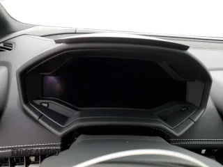 2024 Lamborghini Huracan z VIN ZHWUG7ZF0RLA28142, wystawiony jako Copart lot #77010504 z przebiegiem Nie podano mil oraz Szkody całkowita. Historia ofert i sprzedaży dostępna na DreamBid. Obrazek 9.