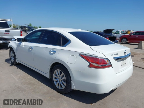 2015 Nissan Altima S z VIN 1N4AL3AP4FN872272, wystawiony jako IAAI lot #41982118 z przebiegiem 106 907 mil mil oraz . Historia ofert i sprzedaży dostępna na DreamBid. Obrazek 3.