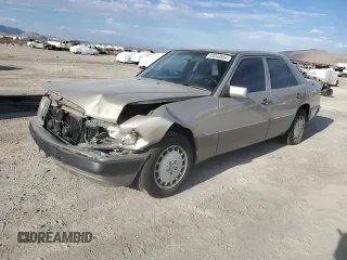1993 Mercedes-Benz E Class with VIN WDBEA32E2PB985394, listed as a Copart auction lot 65040584 with 260,519 mi miles and Salvage Title. Bid and sale history available at carsss.com. Image 1.