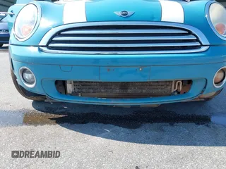 2009 MINI Hardtop with VIN WMWMF33579TT68578, listed as a IAAI auction lot 42571757 with 78,591 mi miles and . Bid and sale history available at DreamBid. Image 6.