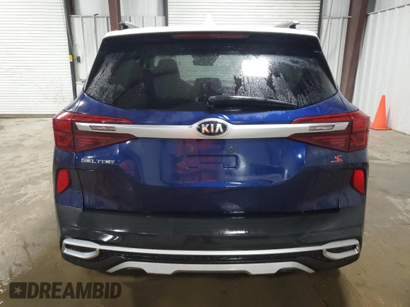 2021 Kia Seltos S z VIN KNDEUCAA9M7172365, wystawiony jako Copart lot #59109205 z przebiegiem 110 469 mil mil oraz Szkoda całkowita • Salvage title. Historia ofert i sprzedaży dostępna na DreamBid. Obrazek 6.
