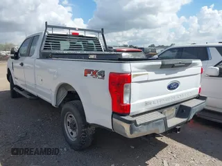 2018 Ford F-250 XL with VIN 1FT7X2BT2JEC25506, listed as a IAAI auction lot 42477834 with 118,703 mi miles and . Bid and sale history available at DreamBid. Image 3.