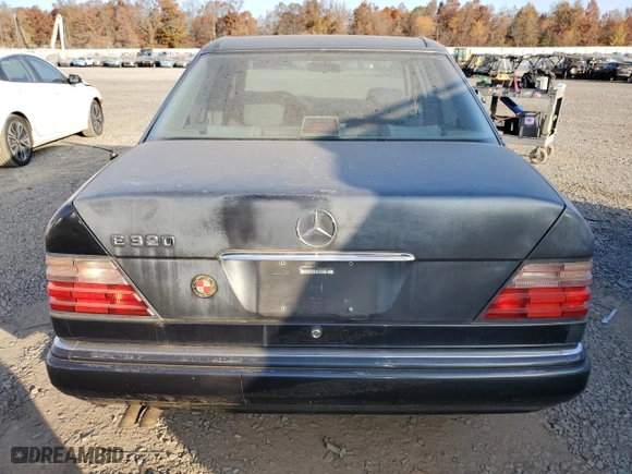 1995 Mercedes-Benz E Class with VIN WDBEA32E4SC245977, listed as a Copart auction lot 77588644 with 140,070 mi miles and Clean Title. Bid and sale history available at carsss.com. Image 6.