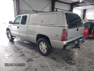 2004 Chevrolet Silverado 1500 with VIN 1GCEK19T64E375922, listed as a IAAI auction lot 41533677 with 304,725 mi miles and . Bid and sale history available at DreamBid. Image 3.