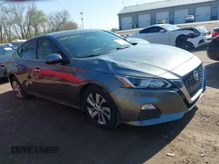 2019 Nissan Altima S z VIN 1N4BL4BV4KC187993, wystawiony jako IAAI lot #41972120 z przebiegiem 107 227 mil mil oraz . Historia ofert i sprzedaży dostępna na DreamBid. Obrazek 1.