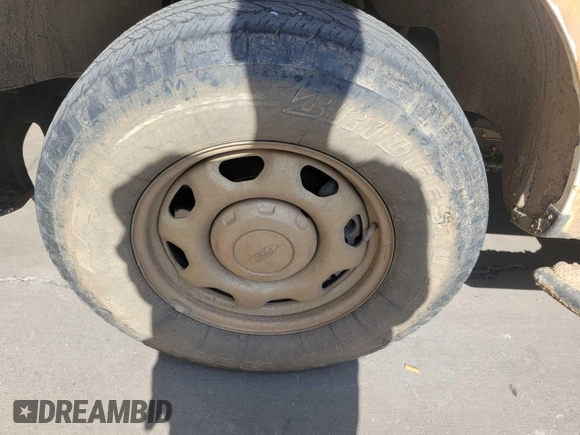 2014 Ford F-150 XL with VIN 1FTFX1EF4EKE59231, listed as a IAAI auction lot 42631384 with 279,670 mi miles and . Bid and sale history available at DreamBid. Image 28.