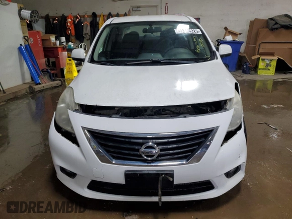 2012 Nissan Versa SV z VIN 3N1CN7AP1CL818012, wystawiony jako Copart lot #52804225 z przebiegiem 194 070 mil mil oraz Szkoda całkowita • Salvage title. Historia ofert i sprzedaży dostępna na DreamBid. Obrazek 5.