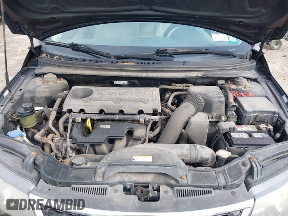 2011 Kia Forte LX with VIN KNAFT4A29B5428015, listed as a IAAI auction lot 42021564 with 175,261 mi miles. Bid and sale history available at carsss.com. Image 10.