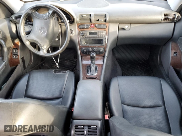 2003 Mercedes-Benz C 240 z VIN WDBRH81J23F385907, wystawiony jako Copart lot #41348675 z przebiegiem 147 913 mil mil oraz Tytuł czysty. Historia ofert i sprzedaży dostępna na DreamBid. Obrazek 8.