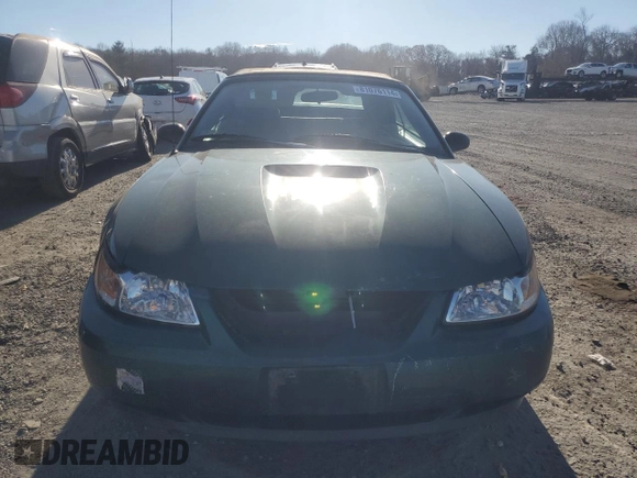2001 Ford Mustang Deluxe with VIN 1FAFP44411F115429, listed as a Copart auction lot 81076114 with 139,582 mi miles and Non Repairable. Bid and sale history available at carsss.com. Image 5.