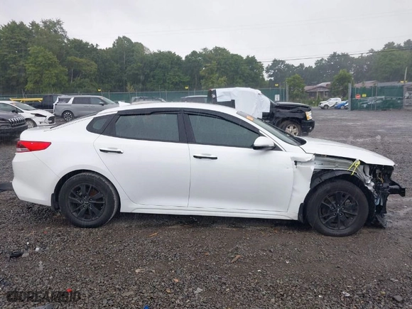 2018 Kia Optima S with VIN 5XXGT4L36JG209780, listed as a IAAI auction lot 40008792 with 97,575 mi miles. Bid and sale history available at carsss.com. Image 14.