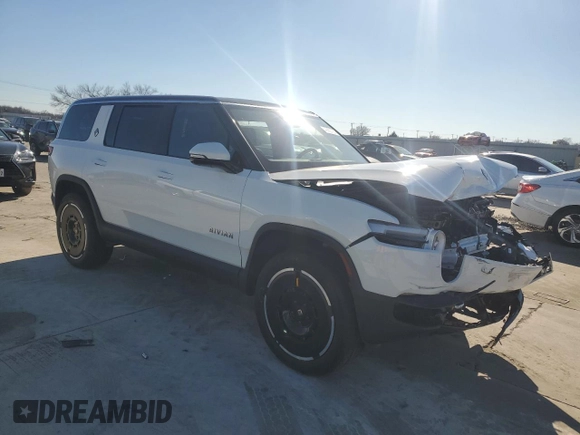 2025 Rivian R1S Adventure z VIN 7PDSGBBA3SN046975, wystawiony jako Copart lot #42880125 z przebiegiem Nie podano mil oraz Szkoda całkowita • Salvage title. Historia ofert i sprzedaży dostępna na DreamBid. Obrazek 4.