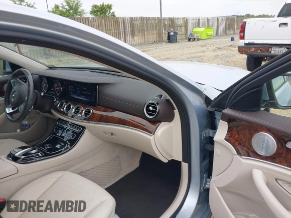 2018 Mercedes-Benz E 300 with VIN WDDZF4KB3JA385504, listed as a IAAI auction lot 42340289 with 15,336 mi miles and . Bid and sale history available at DreamBid. Image 5.