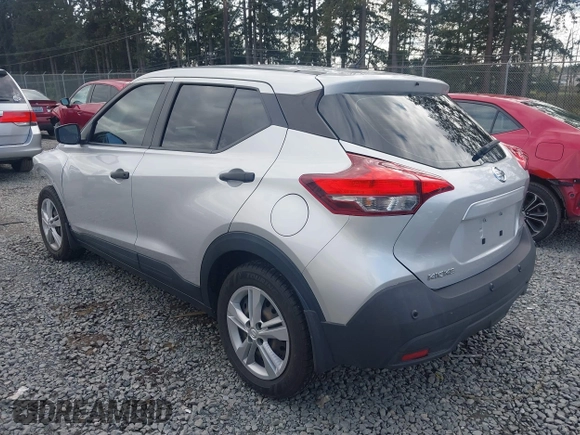 2020 Nissan Kicks S z VIN 3N1CP5BV6LL492817, wystawiony jako IAAI lot #41940178 z przebiegiem 52 327 mil mil oraz . Historia ofert i sprzedaży dostępna na DreamBid. Obrazek 3.