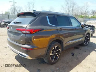 2022 Mitsubishi Outlander SEL z VIN JA4J4VA83NZ073287, wystawiony jako IAAI lot #42059579 z przebiegiem 45 092 mil mil oraz . Historia ofert i sprzedaży dostępna na DreamBid. Obrazek 4.