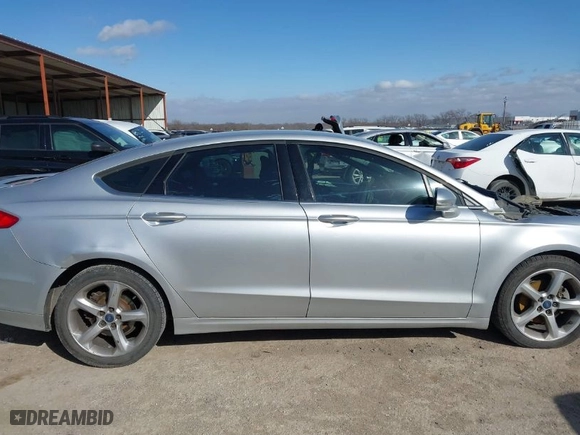 2016 Ford Fusion SE with VIN 3FA6P0H7XGR160247, listed as a IAAI auction lot 41720807 with 1 mi miles. Bid and sale history available at carsss.com. Image 13.