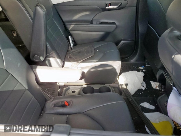2021 Toyota Highlander XLE with VIN 5TDGZRAH6MS051275, listed as a Copart auction lot 57674685 with 72,302 mi miles and Salvage title. Bid and sale history available at DreamBid. Image 11.