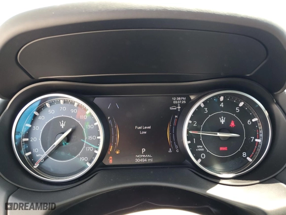 2022 Maserati Levante GT with VIN ZN661XUA8NX394637, listed as a Copart auction lot 48005475 with 30,494 mi miles and Salvage Title. Bid and sale history available at carsss.com. Image 9.