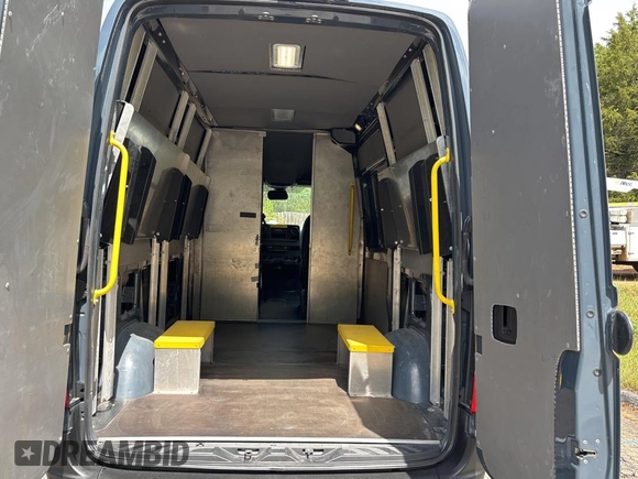 2019 Mercedes-Benz Sprinter Cargo with VIN WD4PF0CD7KP043942, listed as a Copart auction lot 54968745 with 141,118 mi miles and Clean Title. Bid and sale history available at carsss.com. Image 6.