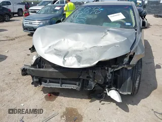 2017 Toyota Camry XLE with VIN 4T1BF1FK0HU288396, listed as a IAAI auction lot 41898907 with 88,043 mi miles. Bid and sale history available at carsss.com. Image 6.