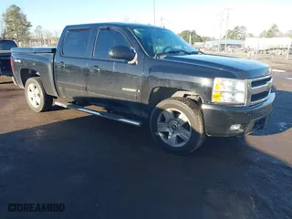 2008 Chevrolet Silverado 1500 LTZ with VIN 3GCEK13Y68G261227, listed as a IAAI auction lot 41524292 with 484,220 mi miles. Bid and sale history available at carsss.com. Image 1.
