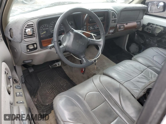1998 GMC Sierra 1500 with VIN 2GDEC19R3W1562357, listed as a Copart auction lot 42298055 with 232,232 mi miles and Clean Title. Bid and sale history available at DreamBid. Image 8.