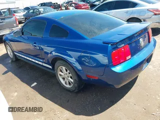 2008 Ford Mustang Deluxe with VIN 1ZVHT80N185198460, listed as a IAAI auction lot 42171425 with 135,024 mi miles and . Bid and sale history available at DreamBid. Image 3.
