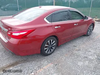 2016 Nissan Altima 2.5 SL with VIN 1N4AL3AP1GC241038, listed as a IAAI auction lot 41871788 with 114,417 mi miles. Bid and sale history available at carsss.com. Image 4.