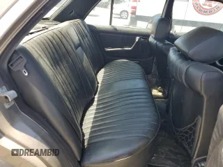 1984 Mercedes-Benz 300 D с VIN WDBAB33A2EA034753, выставлен на аукционе Copart как лот 61304335 с пробегом 172 402 миль миль и Чистый • Clean title. История ставок и продаж доступна на DreamBid. Изображение 10.