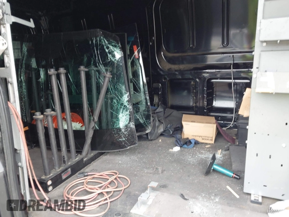 2020 Ford Transit Cargo с VIN 1FTYE1Y82LKA27357, выставлен на аукционе IAAI как лот 42398747 с пробегом Не указан миль и . История ставок и продаж доступна на DreamBid. Изображение 8.