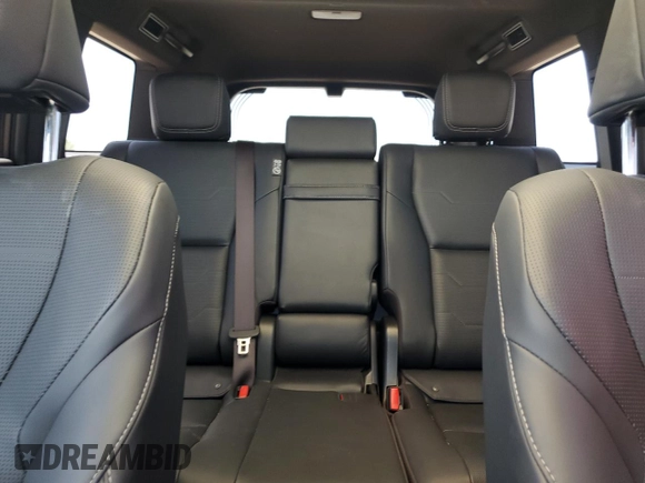2024 Lexus GX 550 Luxury z VIN JTJVBCDX8R5012211, wystawiony jako Copart lot #56460015 z przebiegiem 14 193 mil mil oraz Szkoda całkowita • Salvage title. Historia ofert i sprzedaży dostępna na DreamBid. Obrazek 10.