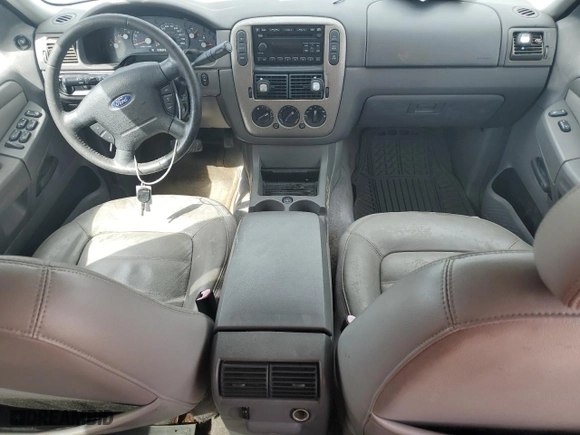2004 Ford Explorer XLT with VIN 1FMDU73K24ZA41271, listed as a Copart auction lot 45487395 with 137,514 mi miles and Salvage Title. Bid and sale history available at carsss.com. Image 8.