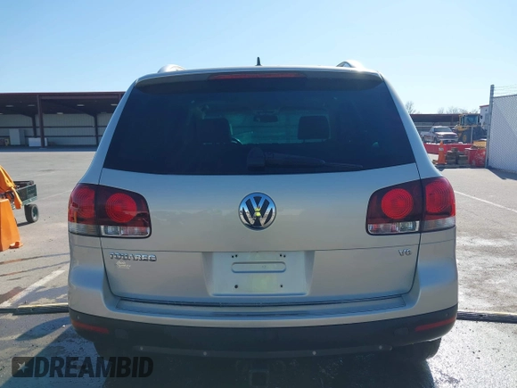 2008 Volkswagen Touareg V6 with VIN WVGBE77L88D003117, listed as a IAAI auction lot 42049007 with 156,940 mi miles and . Bid and sale history available at DreamBid. Image 17.