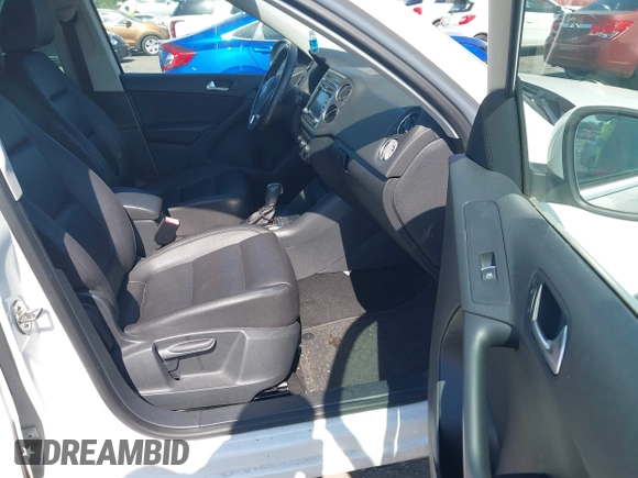2012 Volkswagen Tiguan SE с VIN WVGBV7AX7CW527271, выставлен на аукционе IAAI как лот 42594294 с пробегом 147 594 миль миль и . История ставок и продаж доступна на DreamBid. Изображение 5.