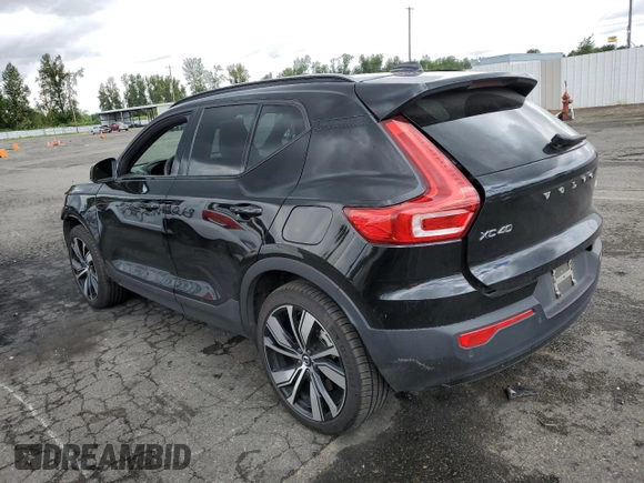 2022 Volvo XC40 Twin Plus z VIN YV4ED3UR3N2713780, wystawiony jako Copart lot #58767174 z przebiegiem 23 486 mil mil oraz Szkoda całkowita • Salvage title. Historia ofert i sprzedaży dostępna na DreamBid. Obrazek 2.