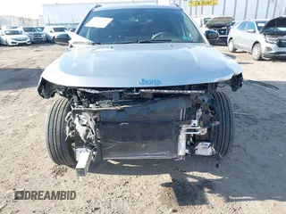 2023 Jeep Compass Latitude Lux с VIN 3C4NJDFNXPT502492, выставлен на аукционе IAAI как лот 41597253 с пробегом 18 747 миль миль и . История ставок и продаж доступна на DreamBid. Изображение 6.