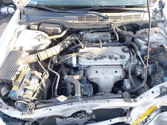 2001 Honda Accord Cpe EX with VIN 1HGCG32571A018284, listed as a IAAI auction lot 42019254 with 157,012 mi miles. Bid and sale history available at carsss.com. Image 10.