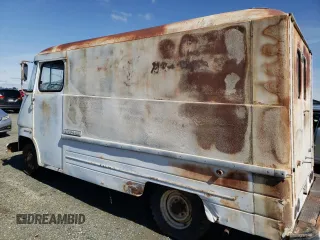 1963 Chevrolet Chevy Van z VIN 3P255N112257, wystawiony jako Copart lot #47897885 z przebiegiem 75 209 mil mil oraz Czysty tytuł • Clean title. Historia ofert i sprzedaży dostępna na DreamBid. Obrazek 2.