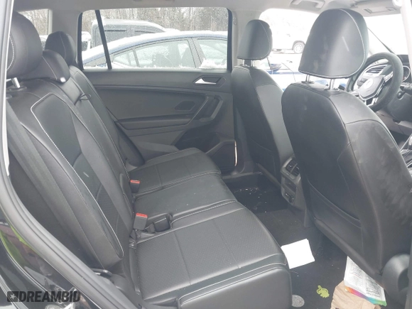 2021 Volkswagen Tiguan SE with VIN 3VV2B7AX6MM102379, listed as a IAAI auction lot 41613929 with 42,483 mi miles. Bid and sale history available at carsss.com. Image 8.