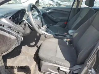2018 Ford Focus SE z VIN 1FADP3F24JL204488, wystawiony jako Copart lot #54733625 z przebiegiem Nie podano mil oraz Szkoda całkowita • Salvage title. Historia ofert i sprzedaży dostępna na DreamBid. Obrazek 7.