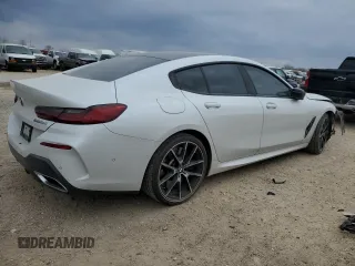 2023 BMW 8 Series M850i z VIN WBAGV8C01PCK29190, wystawiony jako Copart lot #47189205 z przebiegiem 32 691 mil mil oraz Szkoda całkowita • Salvage title. Historia ofert i sprzedaży dostępna na DreamBid. Obrazek 3.