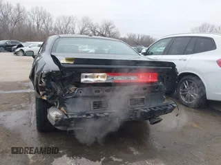 2010 Dodge Challenger R/T Classic z VIN 2B3CJ5DT8AH184131, wystawiony jako IAAI lot #41525482 z przebiegiem 97 143 mil mil oraz . Historia ofert i sprzedaży dostępna na DreamBid. Obrazek 6.